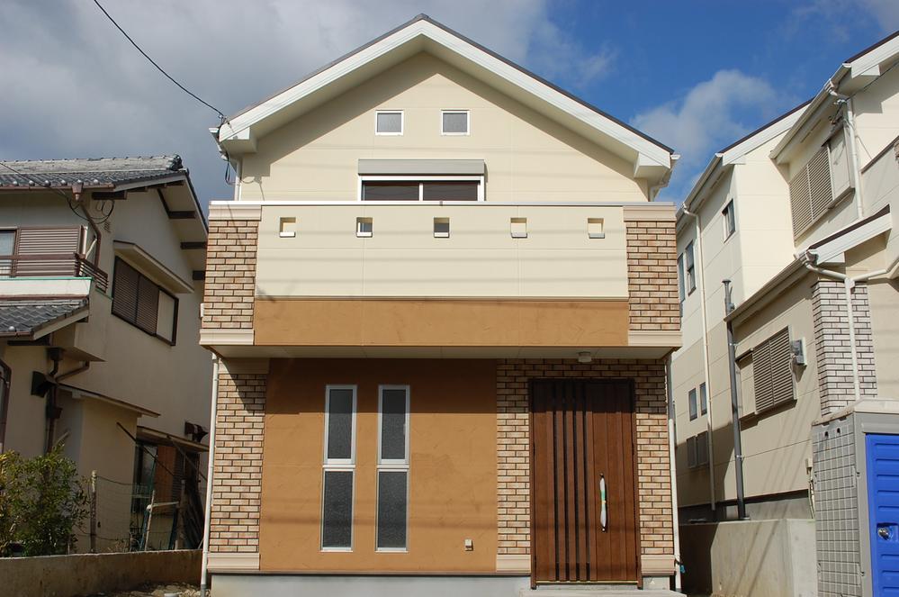 Rendering (appearance). Example of construction