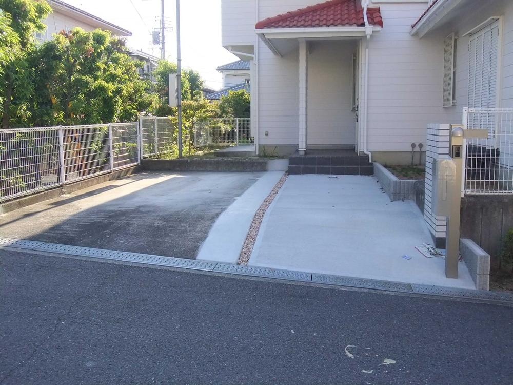 Parking lot. Local (10 May 2013) Shooting, It will be parked two in parallel.