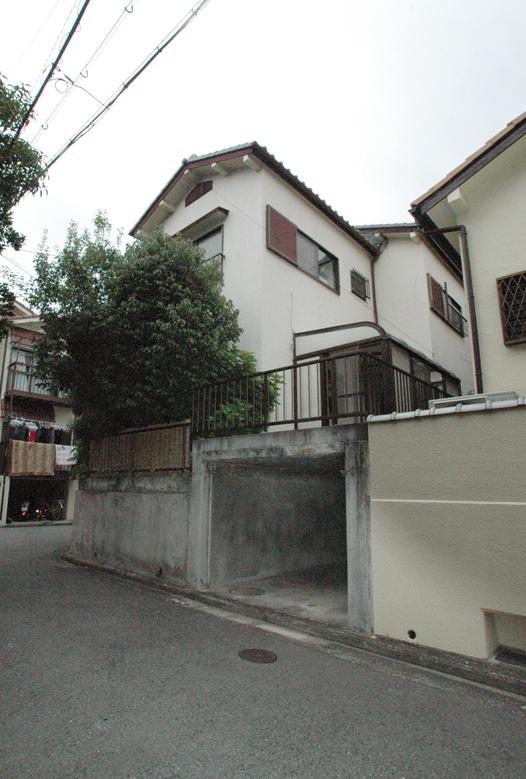 Parking lot. Local (10 May 2013) Shooting