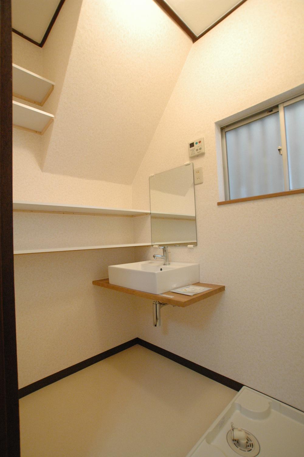 Wash basin, toilet. Local (April 2013) Shooting