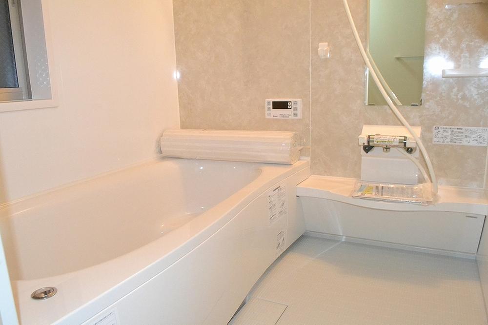 Bathroom. Bathing was a white and keynote is, There is a feeling of cleanliness, The feeling is nice I ^^