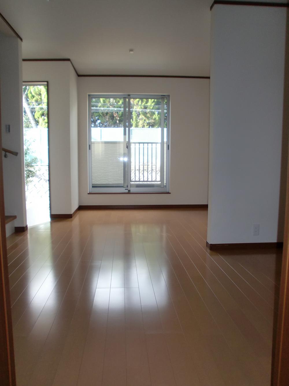 Living. Bright living.