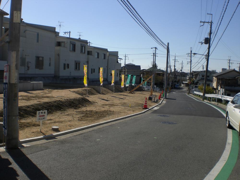 Local photos, including front road. Local (11 May 2013) Shooting