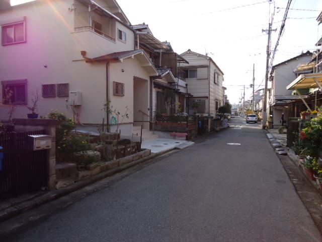 Local photos, including front road. Local (12 May 2013) shooting "