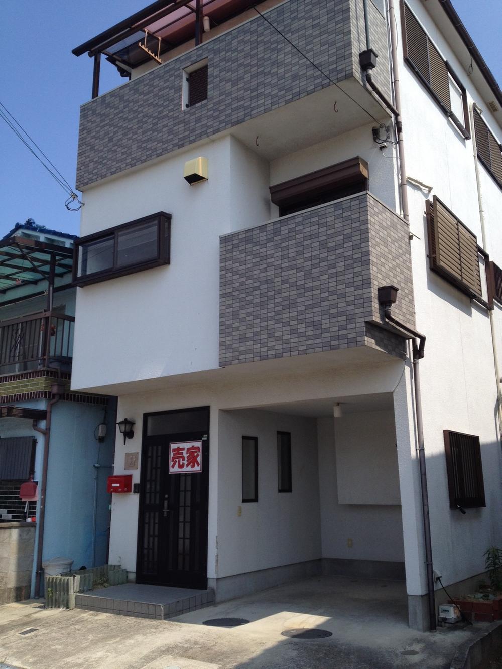 Local appearance photo. Local appearance photo! Housing that pour in pleasant wind and light