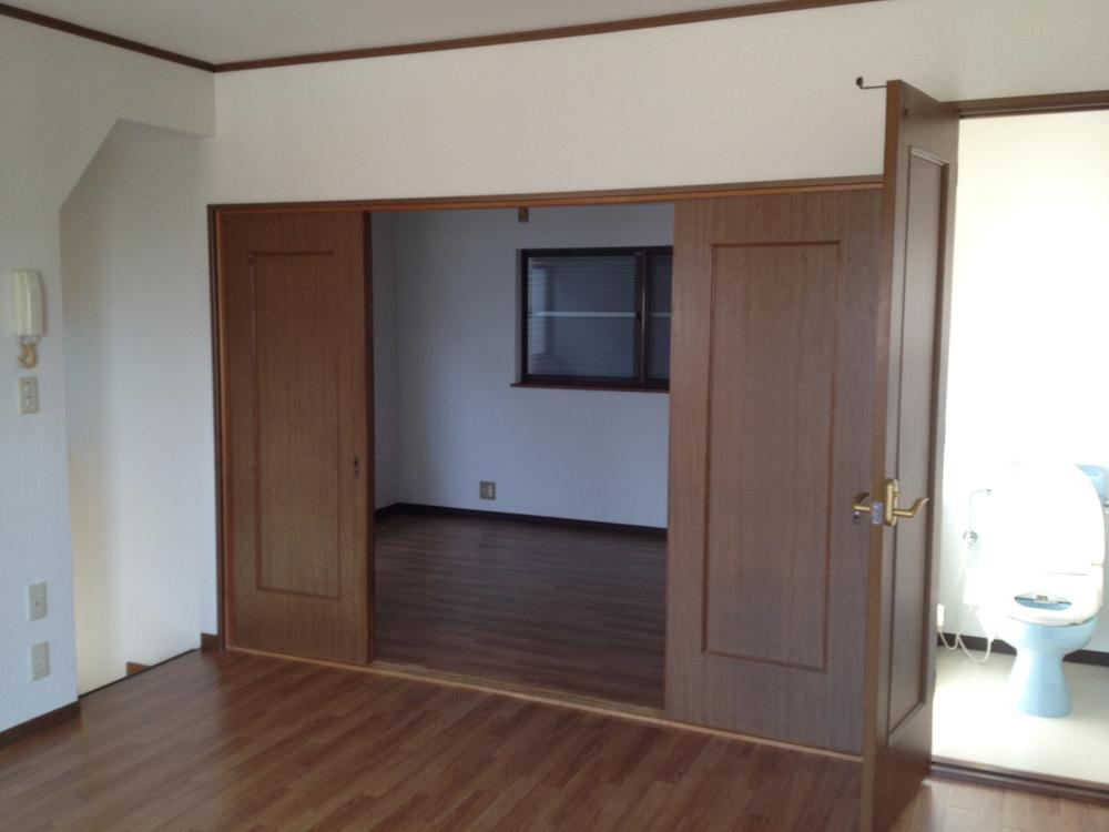 Living. A family reunion moments in the living room, which was stuck in the open feeling and daylighting