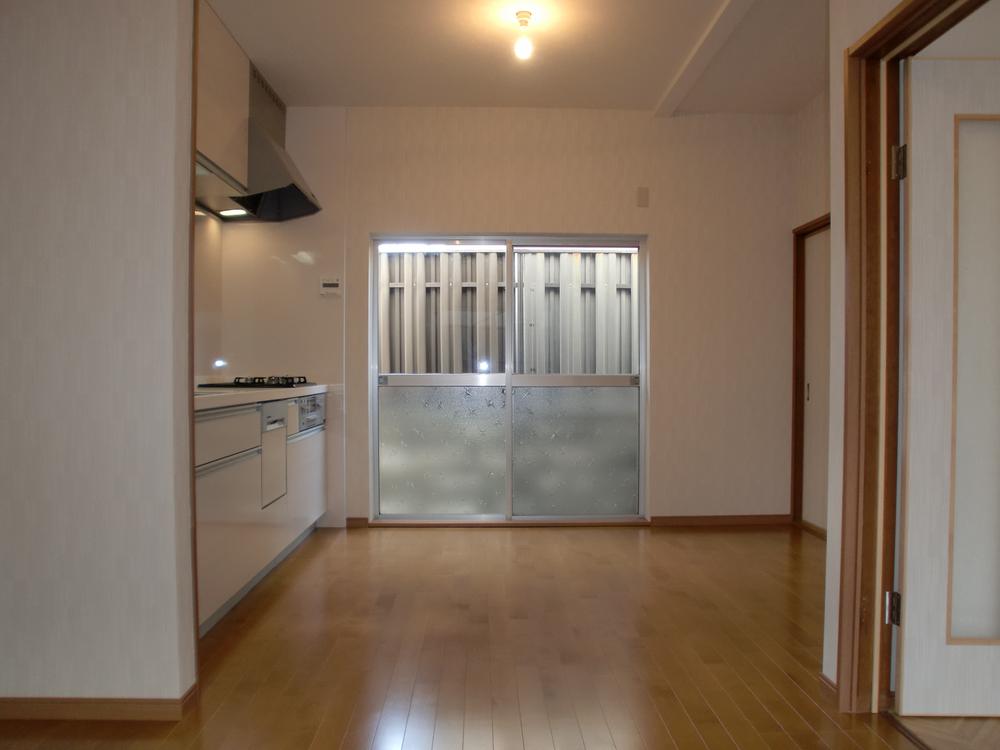 Kitchen. Spacious dining space