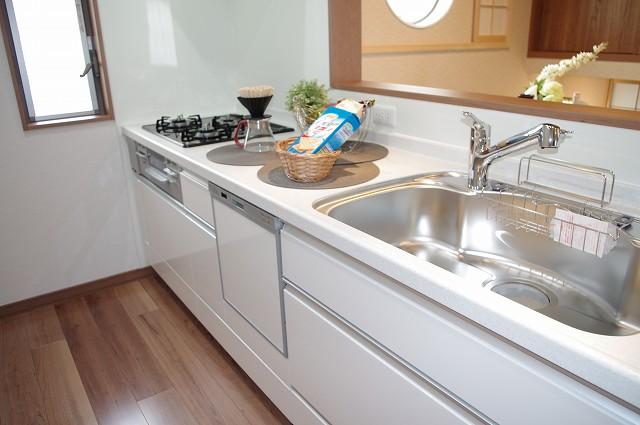 Building plan example (introspection photo).  [ Our construction cases ]  kitchen. White was the keynote kitchen will be the impression that there is a bright clean.