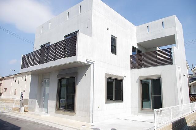 Building plan example (exterior photos).  [ Our construction cases ]  RC residential appearance. Free design of Ise house you can choose the structure and "wooden" from the "RC"! RC residential seismic performance is firm and protect the precious family because of course it is strong concrete in fire!