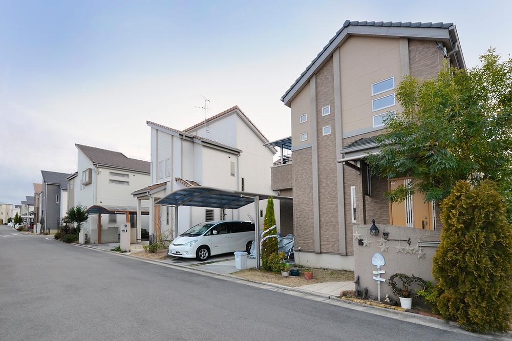 Sale already cityscape photo. Sale already the city average (January 2013 shooting)