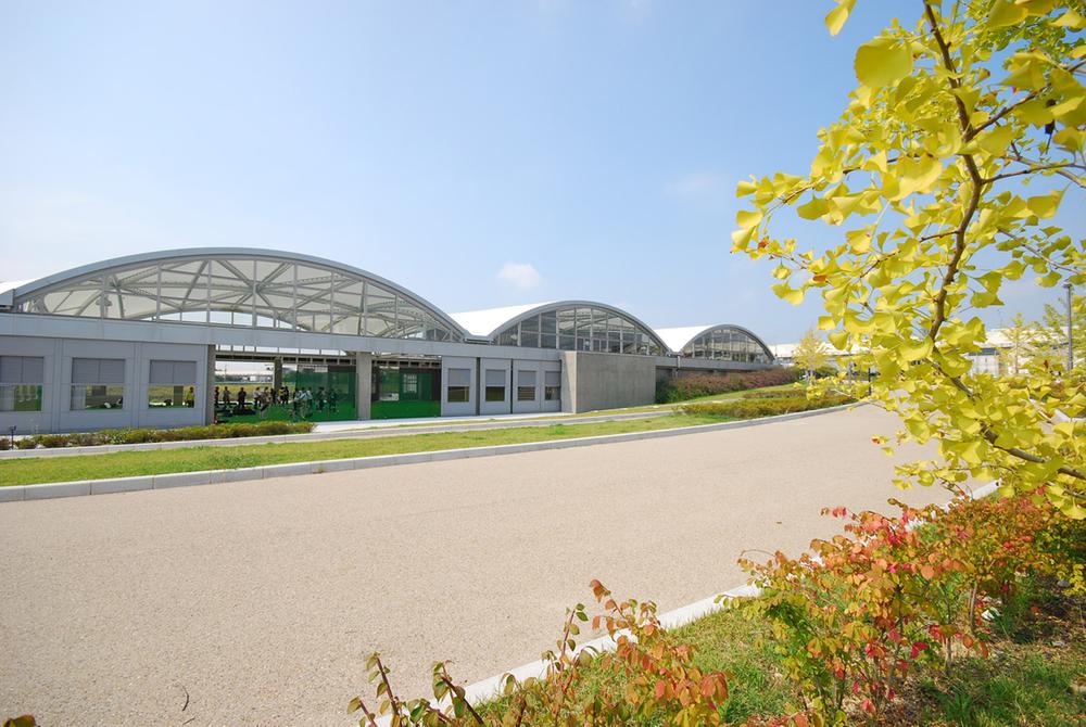 park. Until Haraike park 500m walk 7 minutes. And such as health play equipment is installed, Play freely