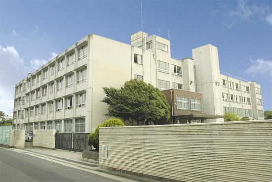 Junior high school. The proximity of the previous 1-minute walk of 30m Town th to Hirai junior high school