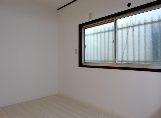 Non-living room. Indoor (10 May 2013) Shooting