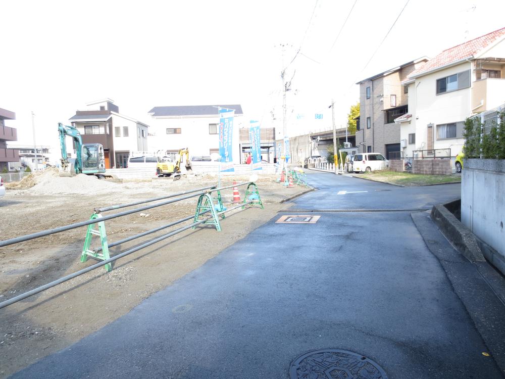 Local photos, including front road. It is under construction but will finish to clean in 26 years at the end of January ☆