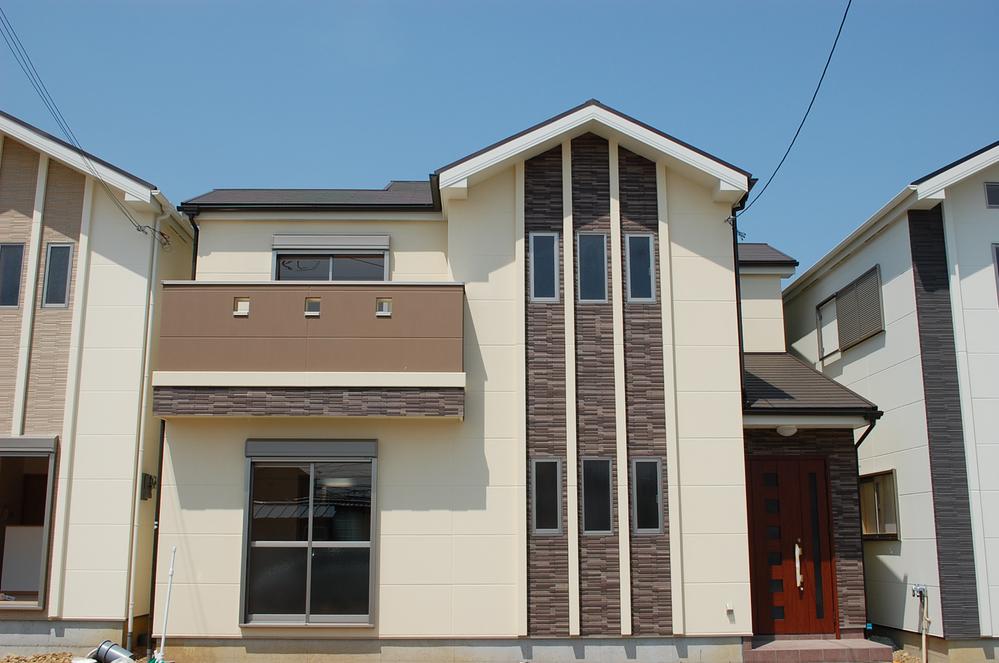 Local appearance photo. Outer wall power board! It is designed in stylish tile appearance.