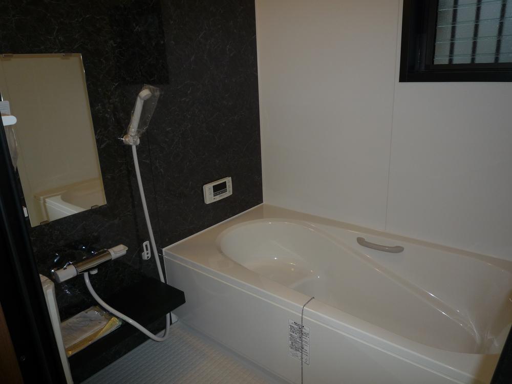 Bathroom. It is a tub of 1 pyeong size. So we are relaxed.