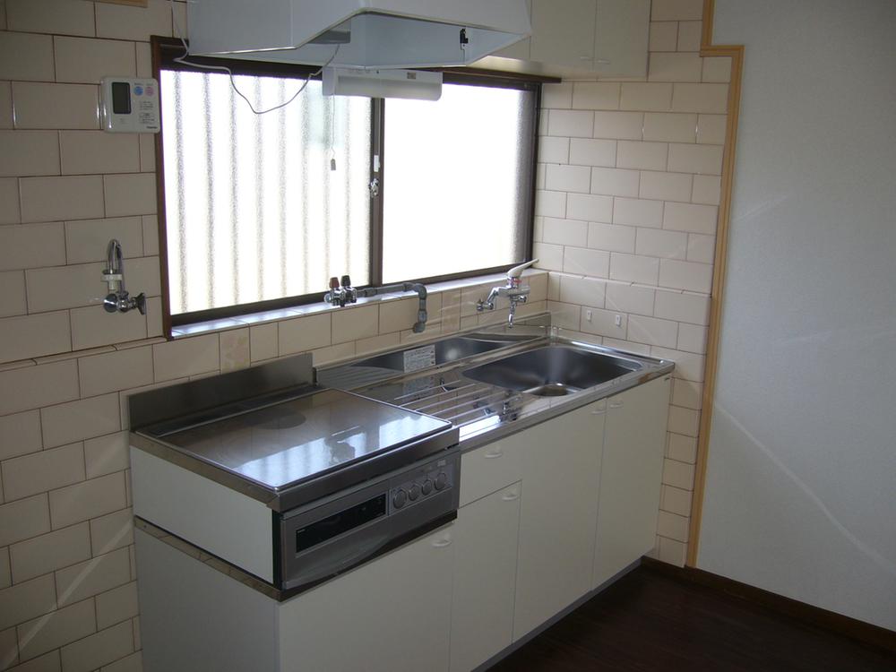 Kitchen. Cleaning Easy IH cooking heater