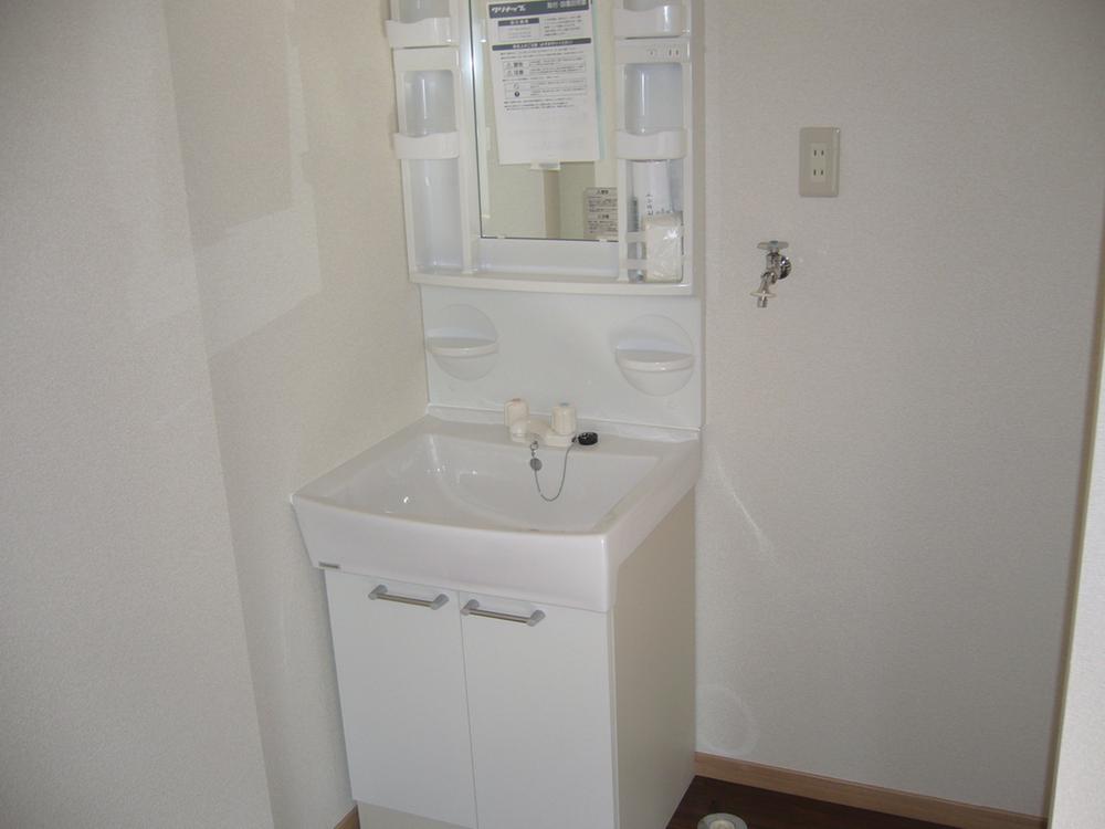 Wash basin, toilet. Wash basin full of cleanliness