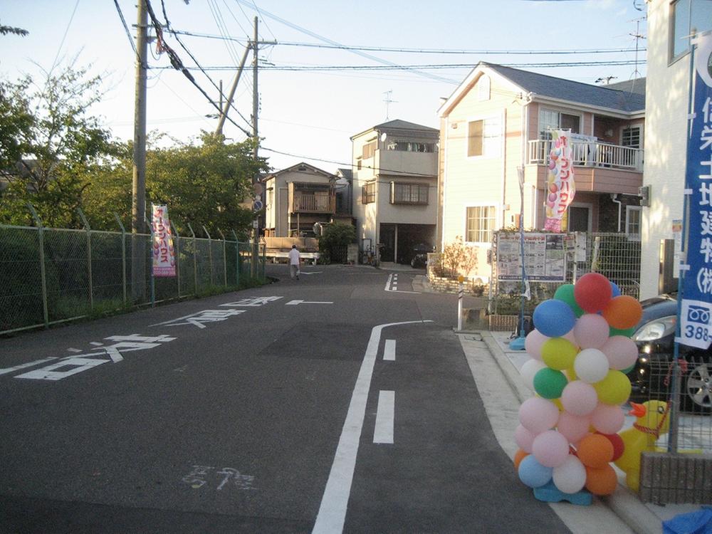Local photos, including front road. In the spring becomes the cherry trees  Local 2013 October 13, shooting