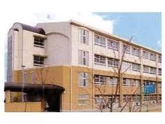 Primary school. Kuze to elementary school 1360m