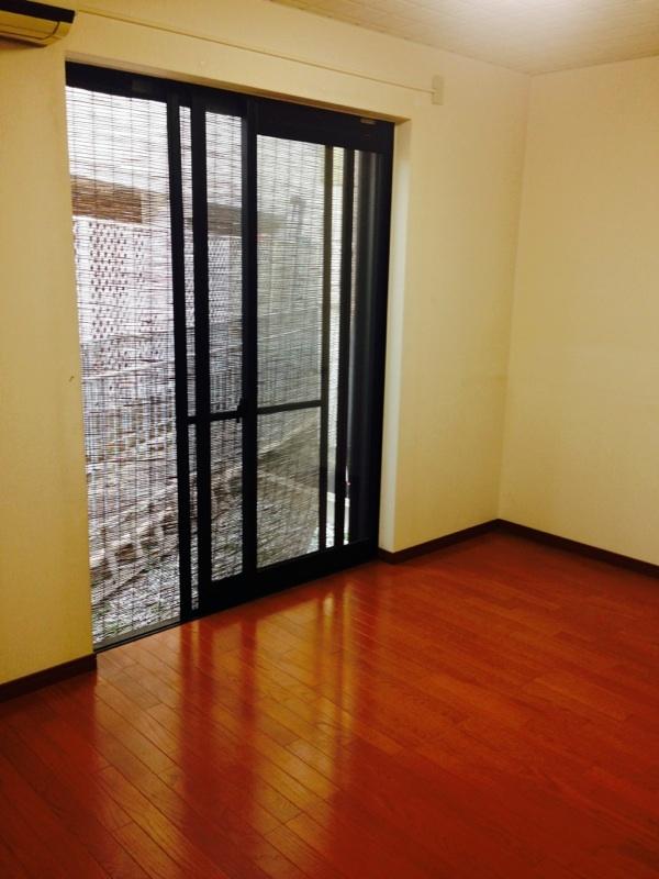 Living. 2013 December shooting