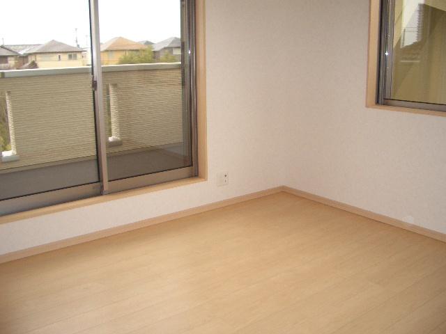 Other introspection. Room view from the site (September 2012) shooting