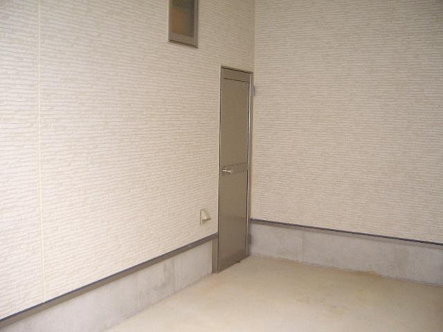 Other local. Indoor (11 May 2013) Shooting