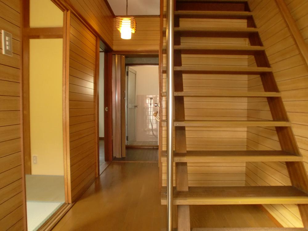 Other introspection. Doorway with a sense of openness.