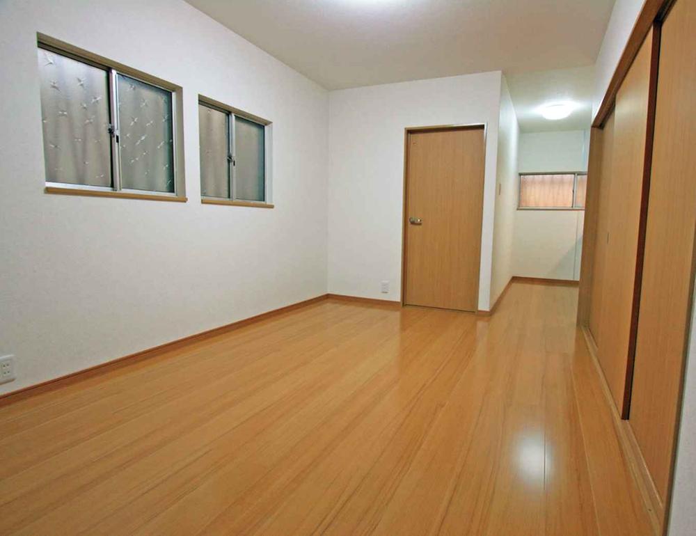 Living. In all rooms renovation already, Immediate preview ・ It is ready-to-move-in.