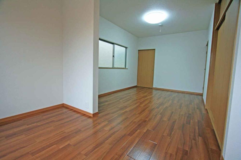 Non-living room. 10 is the Pledge of large room.