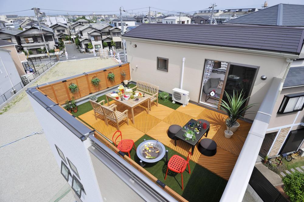 Balcony. Wide ~  ~  ~ There garden terrace can get "Plus One" series model house published in! !