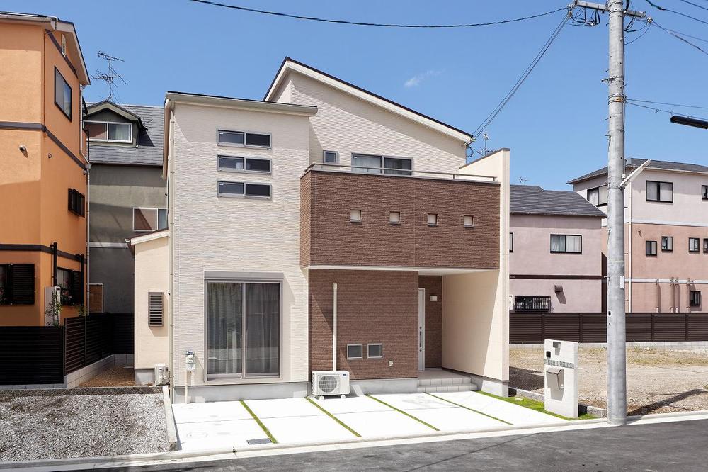 Local land photo. Flat grounds. Easy also parking because the city wards road wide.