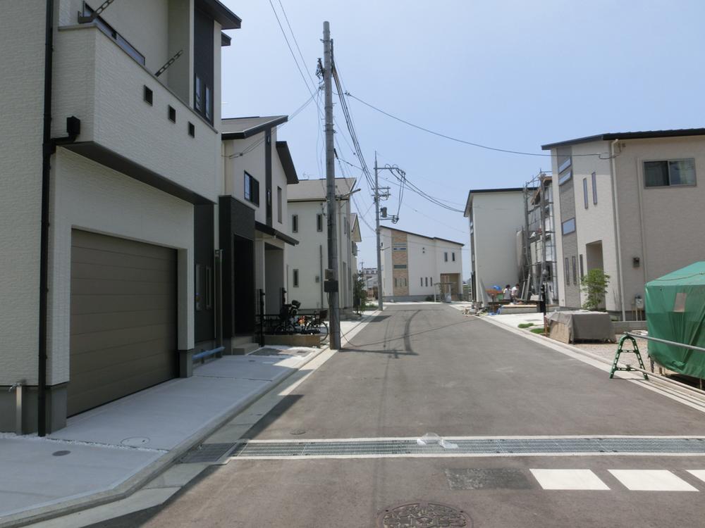 Streets around. 2013 August shooting The completed building