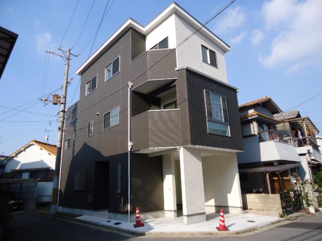 Local appearance photo. Local (12 May 2013) Shooting