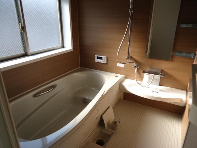 Bathroom. Indoor (12 May 2013) Shooting