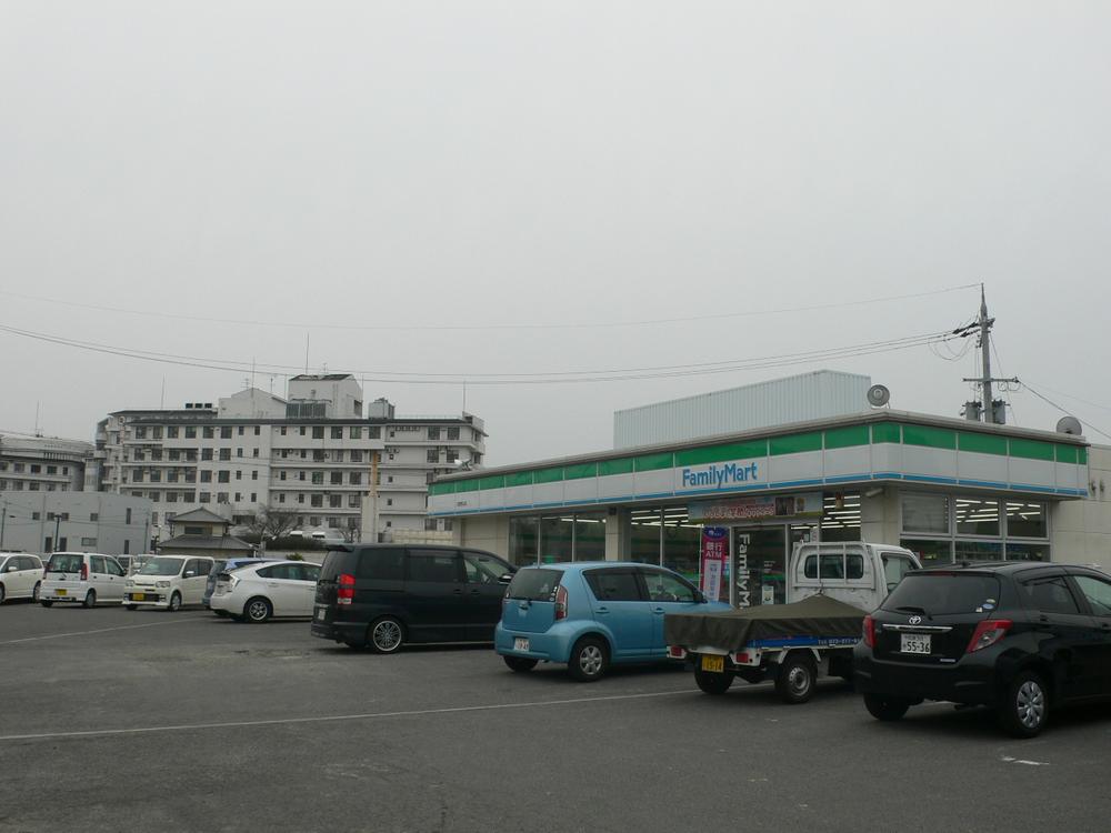 Convenience store. 830m to FamilyMart