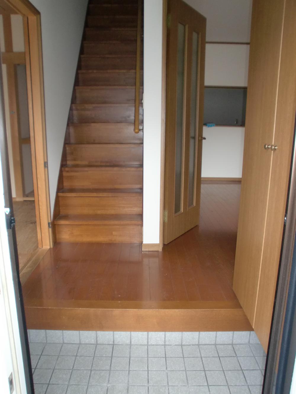 Entrance. Also there is room in the entrance space. 