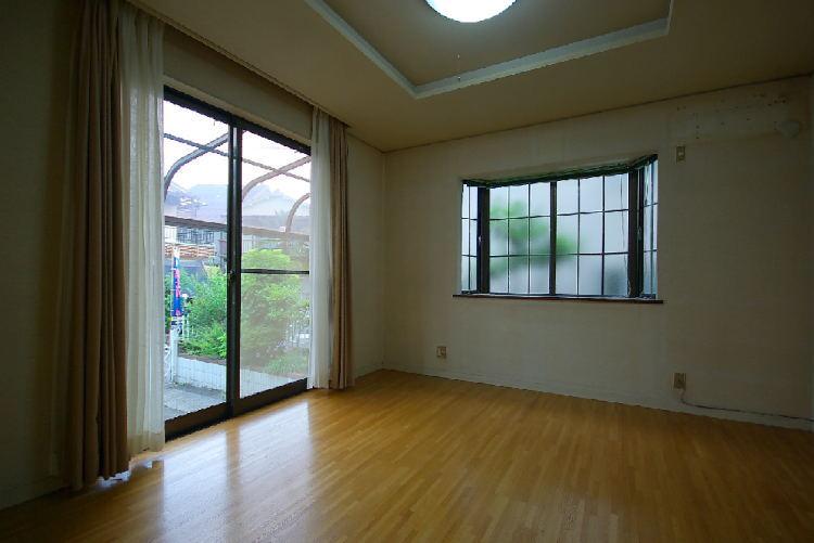 Living. Indoor (07 May 2013) Shooting Living