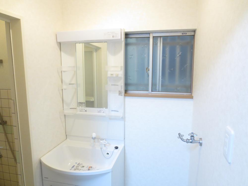 Wash basin, toilet. It has become a beautiful, easy-to-read washbasin ☆