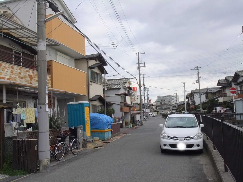 Local photos, including front road. Local (12 May 2013) Shooting