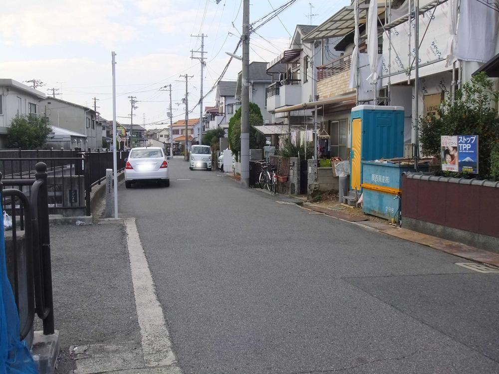 Local photos, including front road. Local (10 May 2013) Shooting