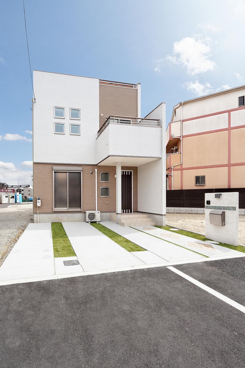 Local photos, including front road. park, Station walk near, Because the sidewalk is also wide, I'm happy living environment in child-rearing family.