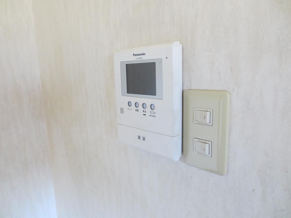 Other. There is a display with intercom of crime prevention on the peace of mind ☆