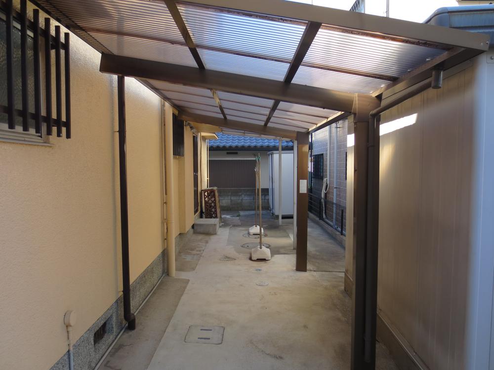 Other. There is also a space to put the bikes and bicycles, etc. ☆