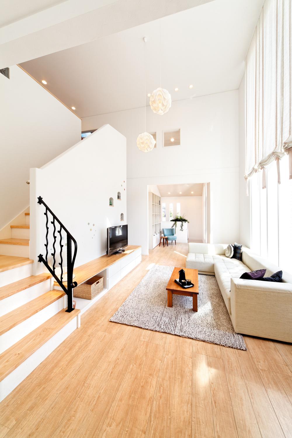 Model house photo. A vaulted ceiling living room is open enough feeling. (Izumisano model house)