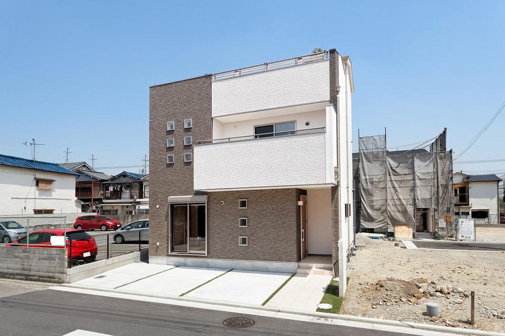 Local appearance photo. Simple appearance timeless design. Around it is dotted near also park in a quiet residential area. Parenting family often.