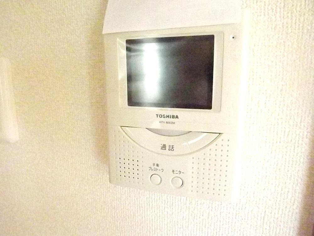 Security equipment. Adopt a color monitor intercom. Monitor featured that can check the state of the front door from the room when it becomes a little concerned about the outer. Children in the answering machine is also safe.