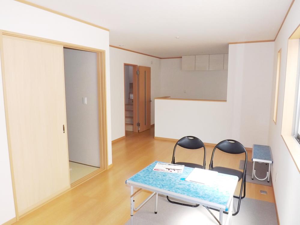 Living. Local photos (living) LDK16 Pledge, Bright and wide!