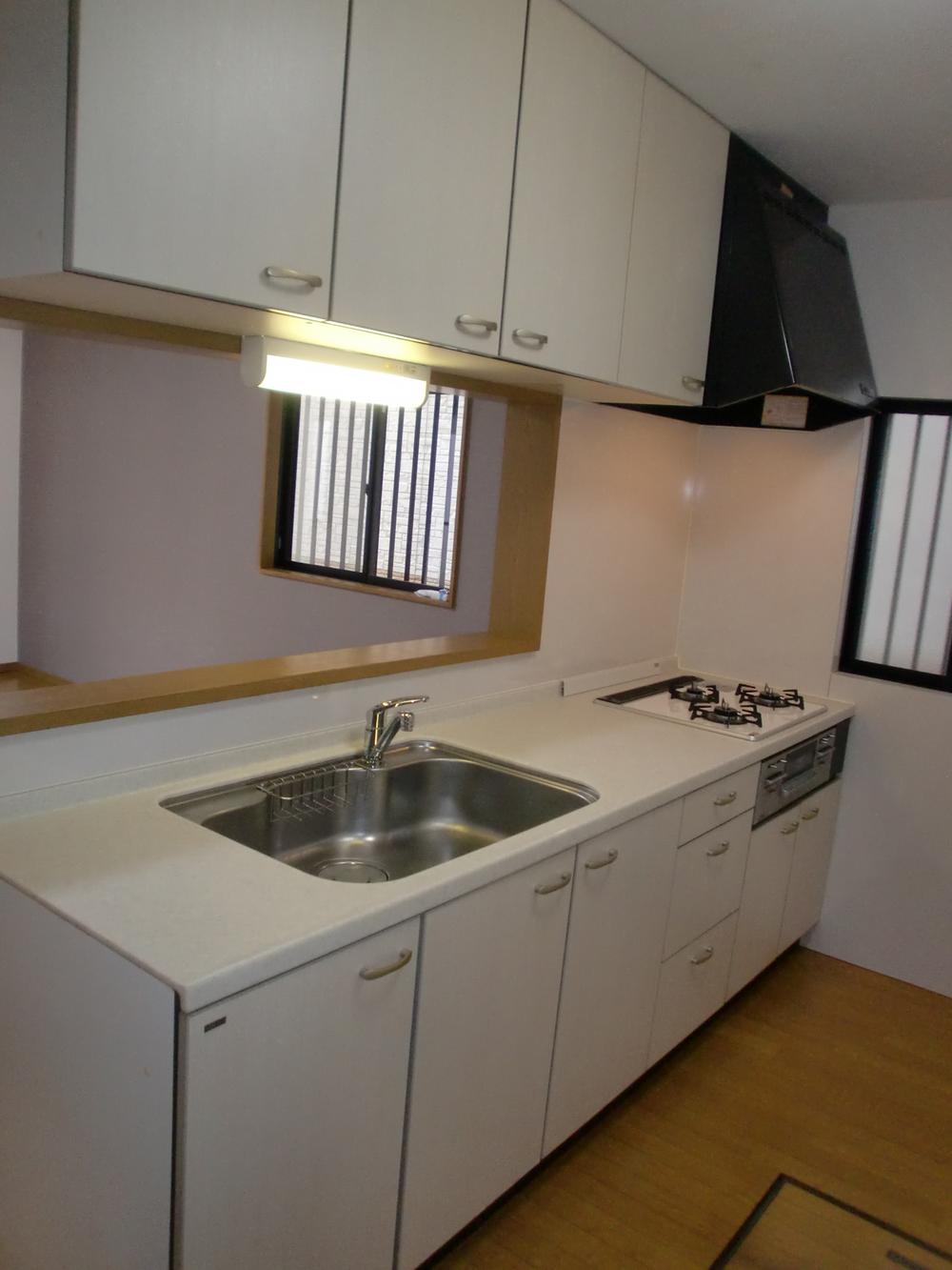 Kitchen. Water around also inspection ・ Rest assured that repair is settled.