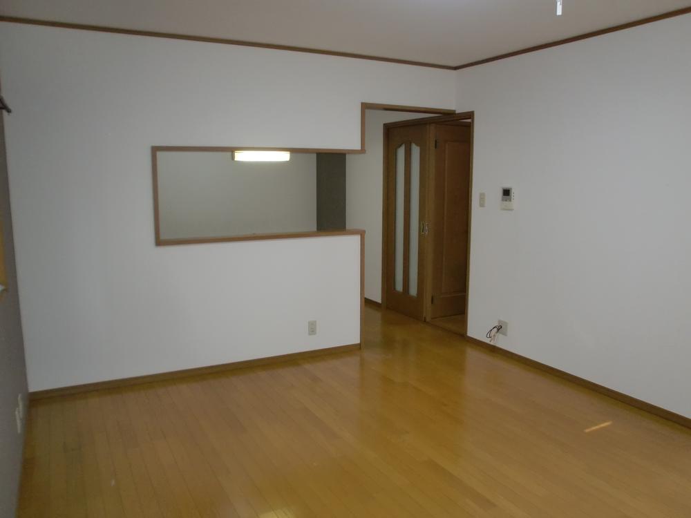 Living. Spread of living in the oasis of family.